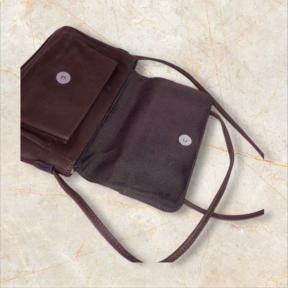 Fossil Leather Crossbody - Picture 4 of 4